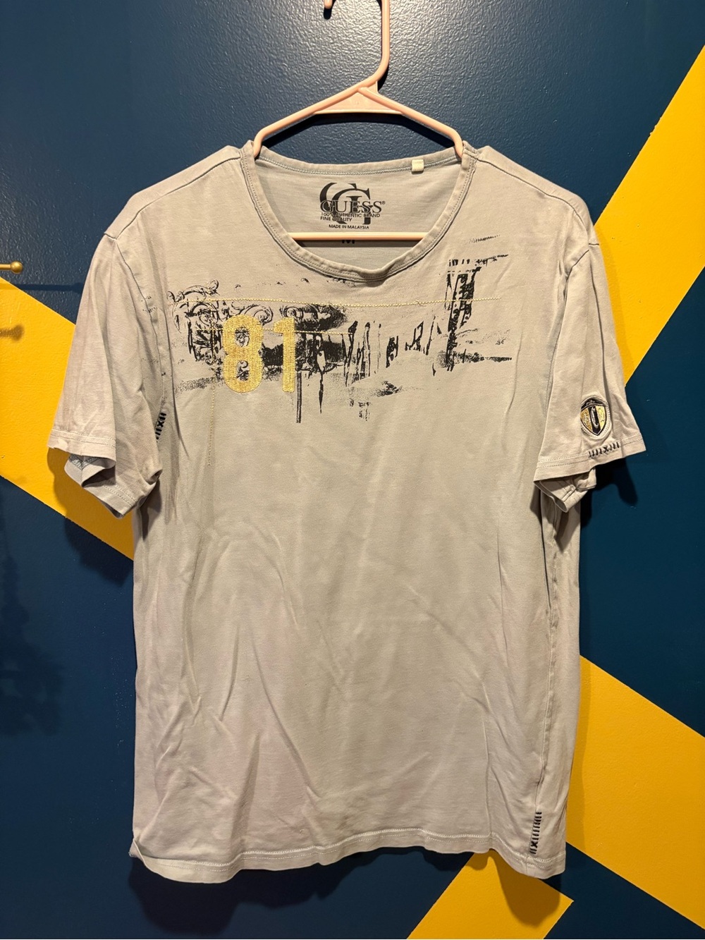 Guess Grey Embroidered Short Sleeve Graphic Tee EUC